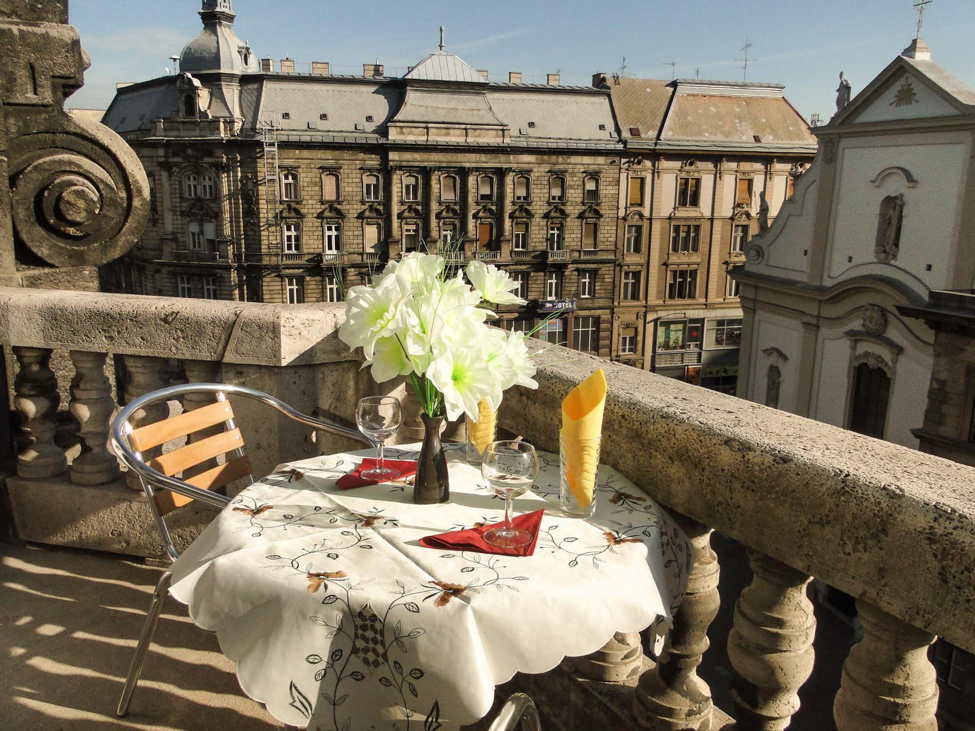 Like Home - City Center - Style Apartment Budapeste Exterior foto